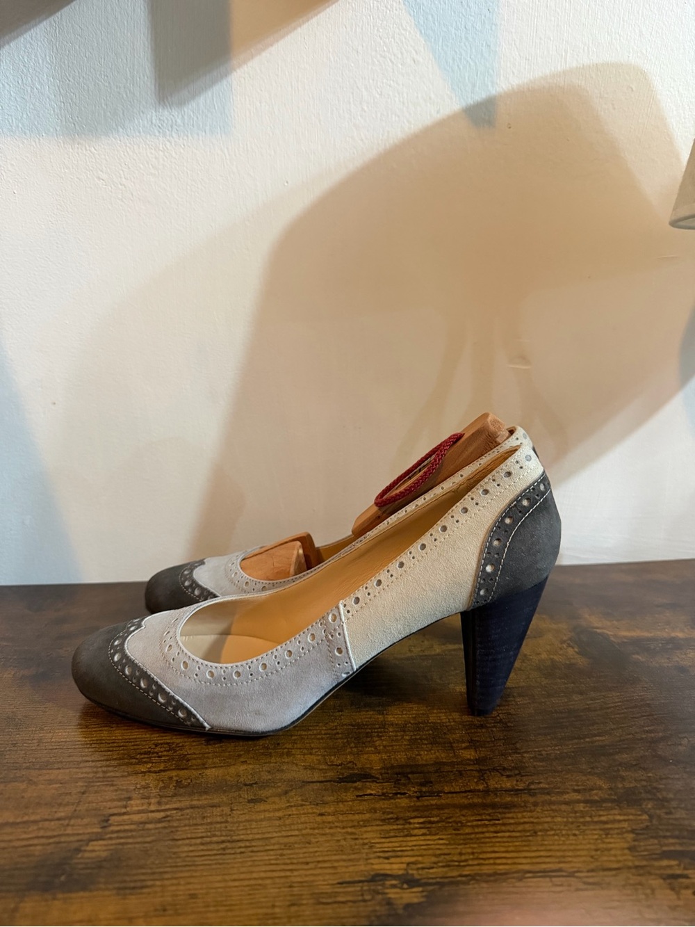 Galo Two-Tone Gray and Cream Suede Pumps